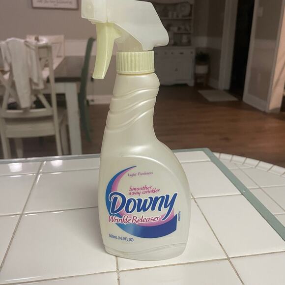 Vintage Downy Wrinkle Releaser Spray Discontinued Original Formula - Picture 1 of 4